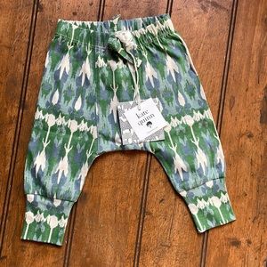 Kate Quinn panda pants